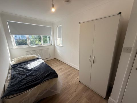 Church Street, London N9, Room to rent
