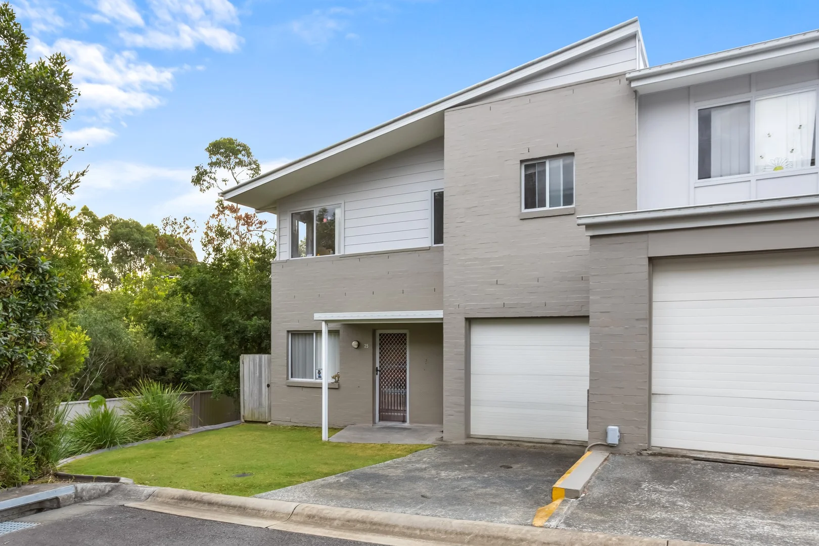 25/2 Toohey Street, Pacific Pines QLD 4211
