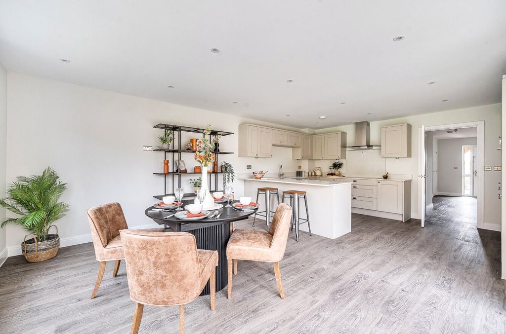 Additional image 2 of 4 bed detached house for saleShepherds Ridge, Mortimer Common, Reading, Berkshire RG7