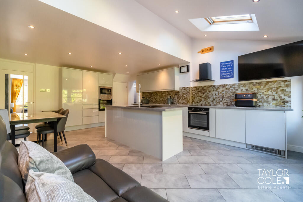 Additional image 6 of Windsor Close, Tamworth