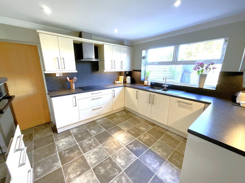 Additional image 8 of HALESOWEN, Newfield Crescent
