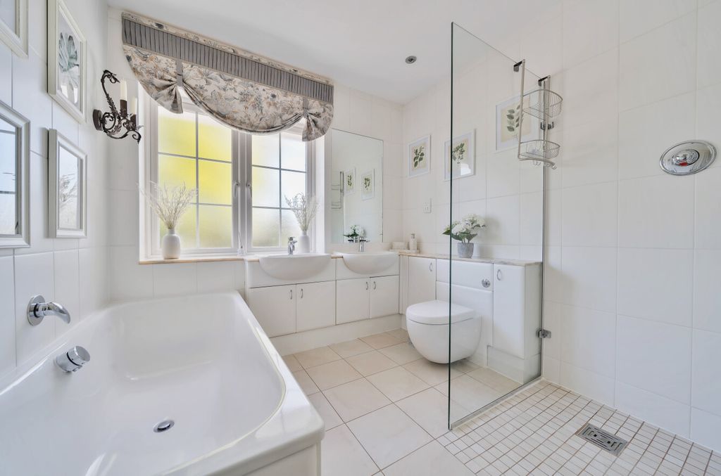 Additional image 11 of 5 bed detached house for saleBassett Wood Drive, Bassett, Southampton, Hampshire SO16