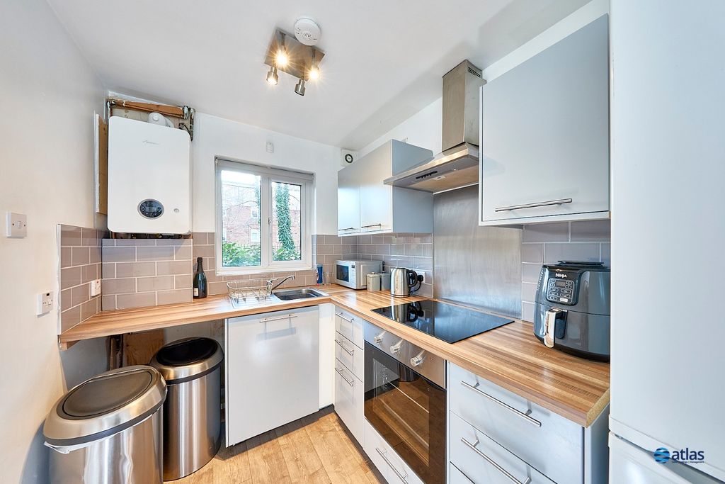 Additional image 2 of 2 bed flat for saleAigburth Vale, Aigburth L17