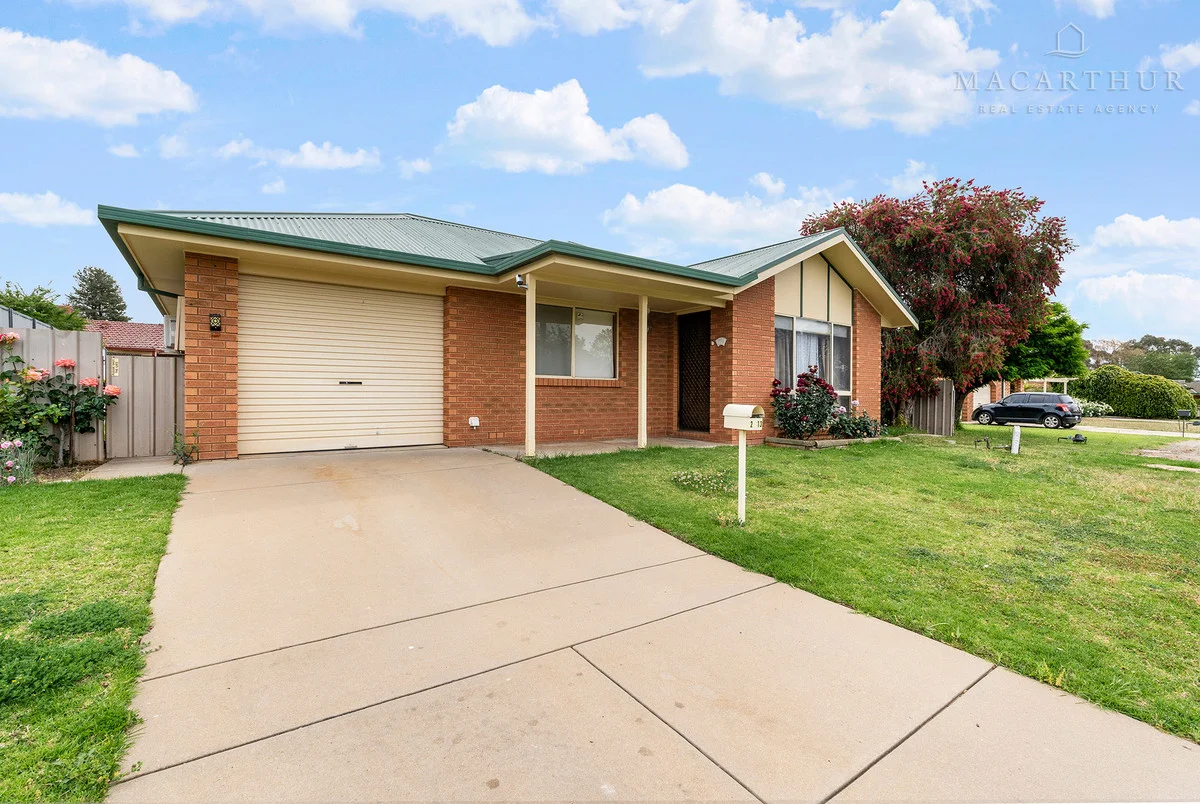2/13 Yentoo Drive, Glenfield Park NSW 2650