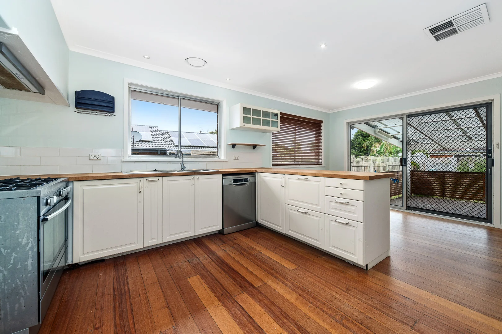 Additional image 3 of 33 Juliana Drive, Carrum Downs VIC 3201