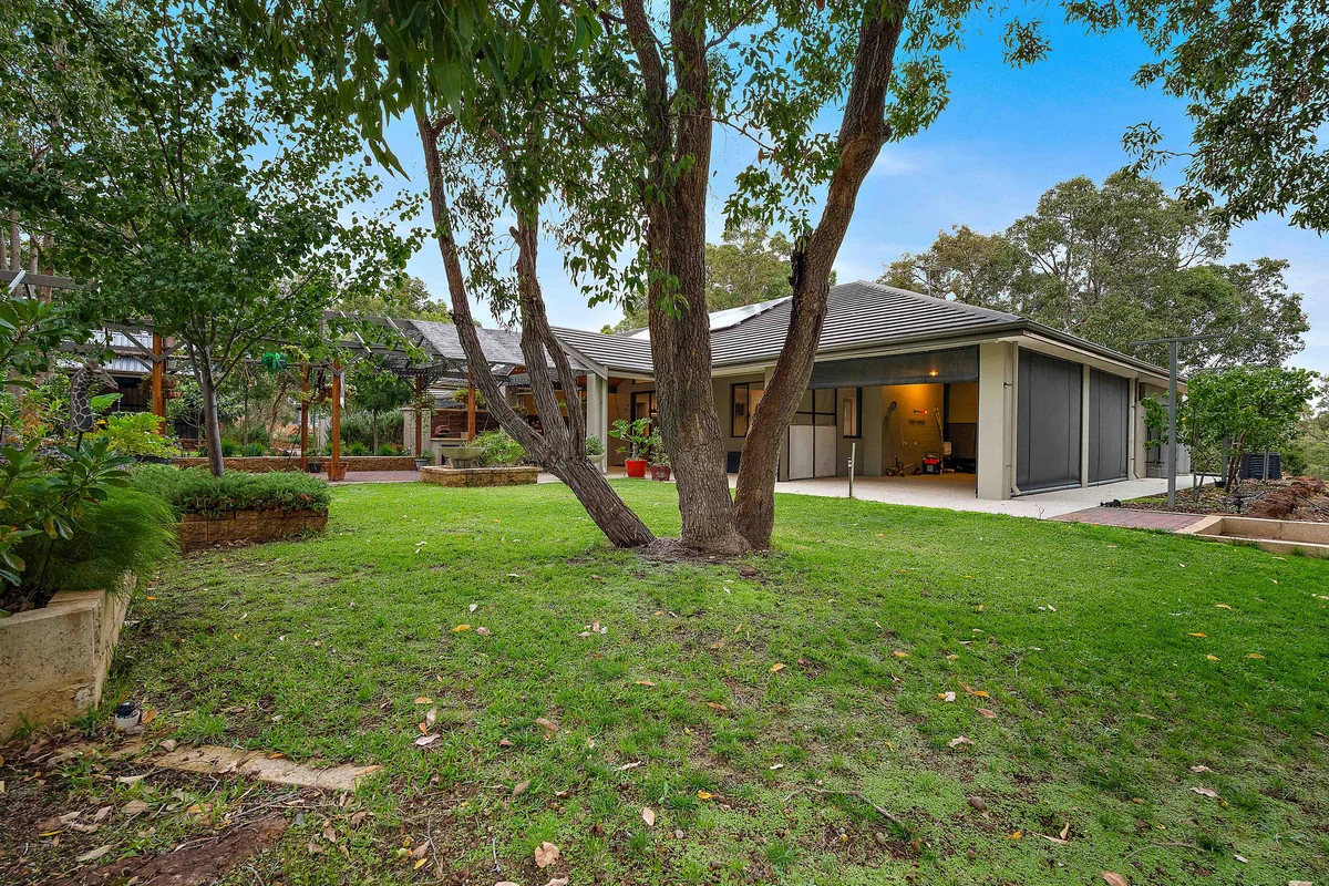 8 Meldrum Loop, Bedfordale WA 6112 photo 2