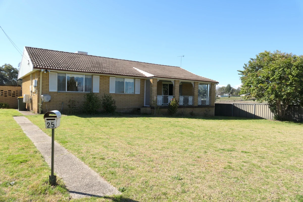 25 Taragala Street, Cowra NSW 2794