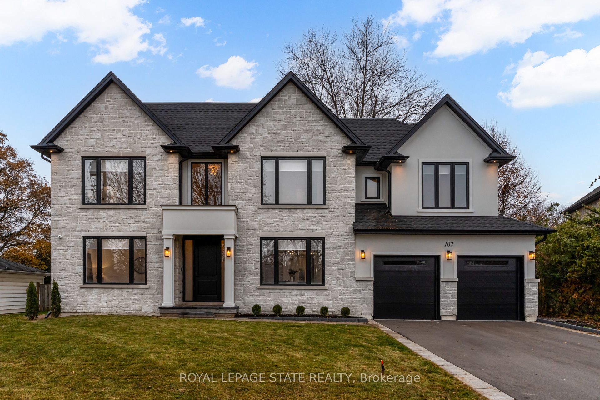 102 Cumming Court, Hamilton, ON, L9G 1V3