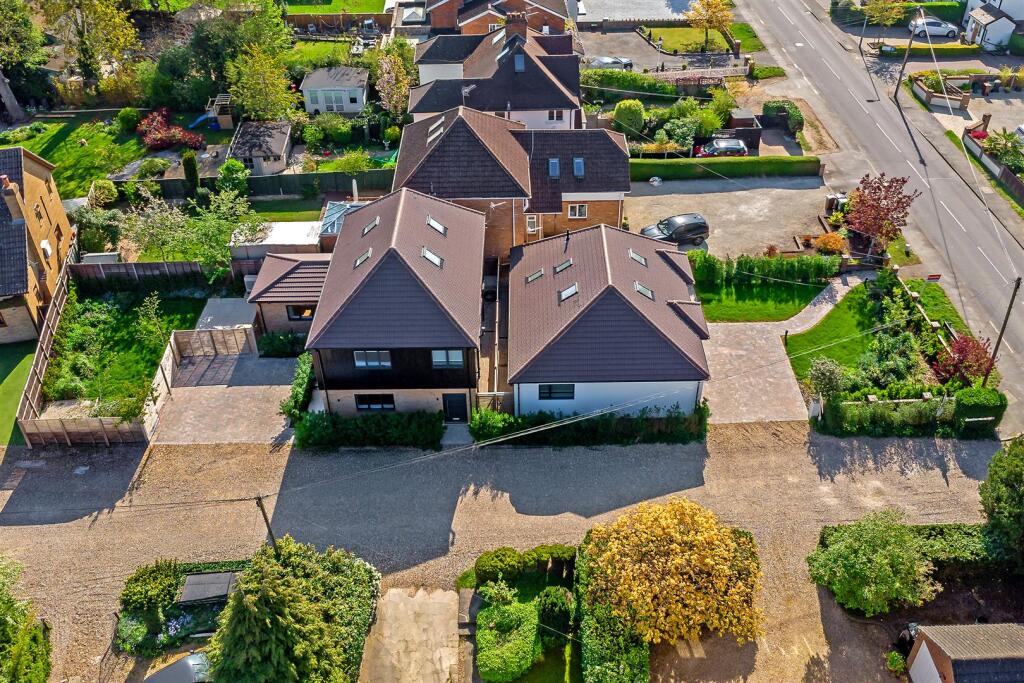 Wildwood Avenue, Bricket Wood, St. Albans