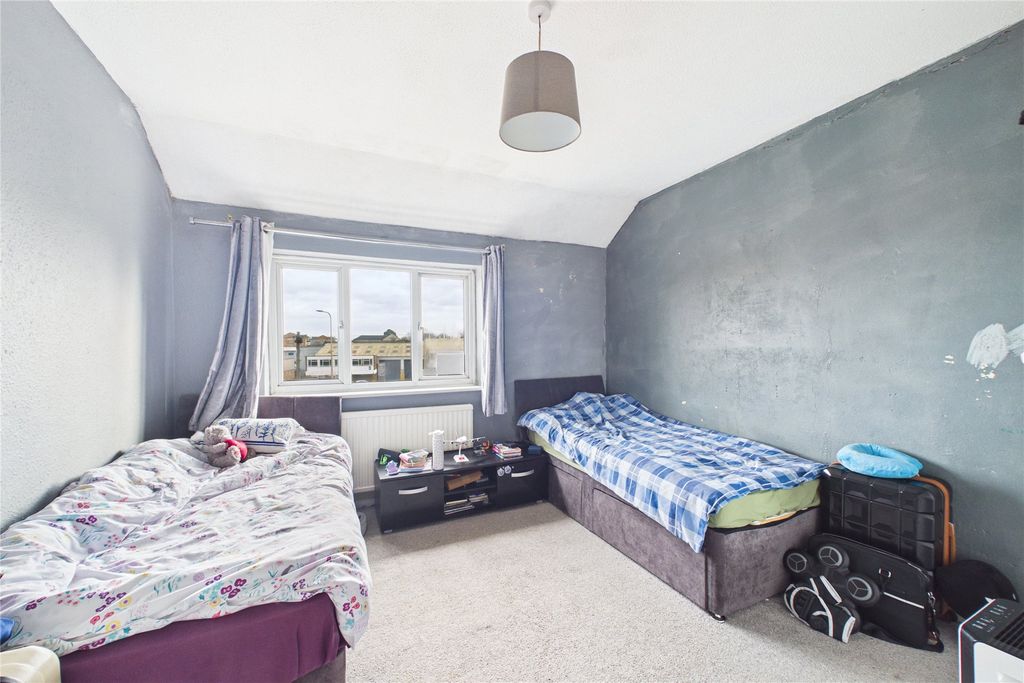 Additional image 10 of 3 bed semi-detached house for saleNorcot Road, Tilehurst, Reading, Berkshire RG30