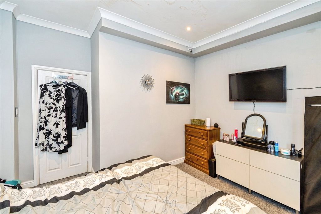 Additional image 8 of 4 bed flat for salePark Road, Freemantle, Southampton, Hampshire SO15