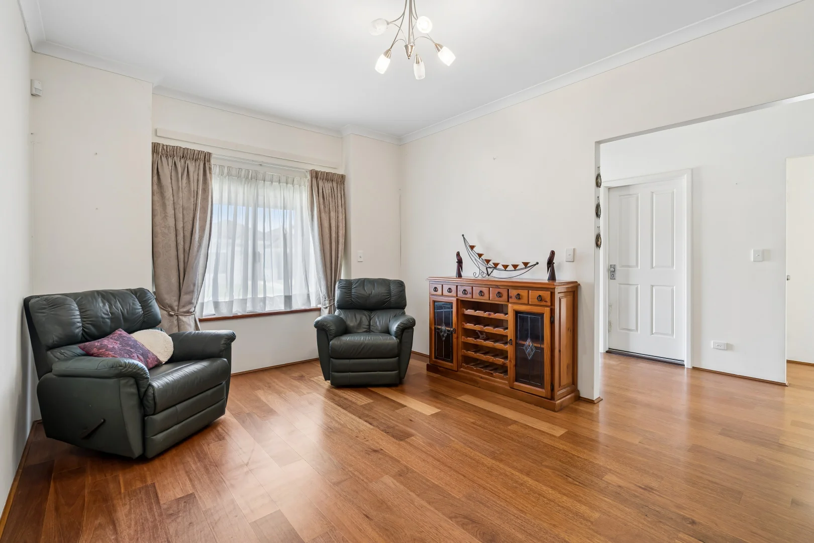 Additional image 3 of 30 Claridge Circle, Thornlie WA 6108