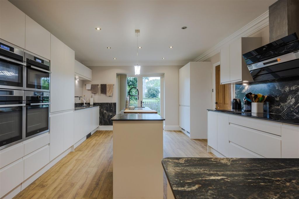 Additional image 9 of 5 bed detached house for saleHaytons Lane, Appleby DN15