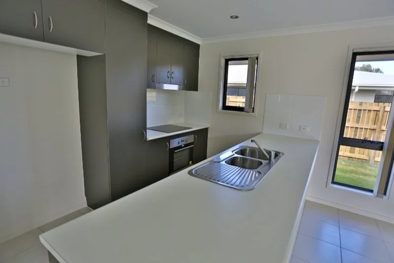 30 Beachside Circuit, Mulambin QLD 4703 photo 2
