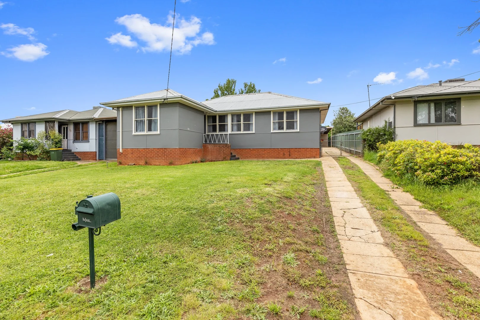 31 Gilmore Avenue, Mount Austin NSW 2650