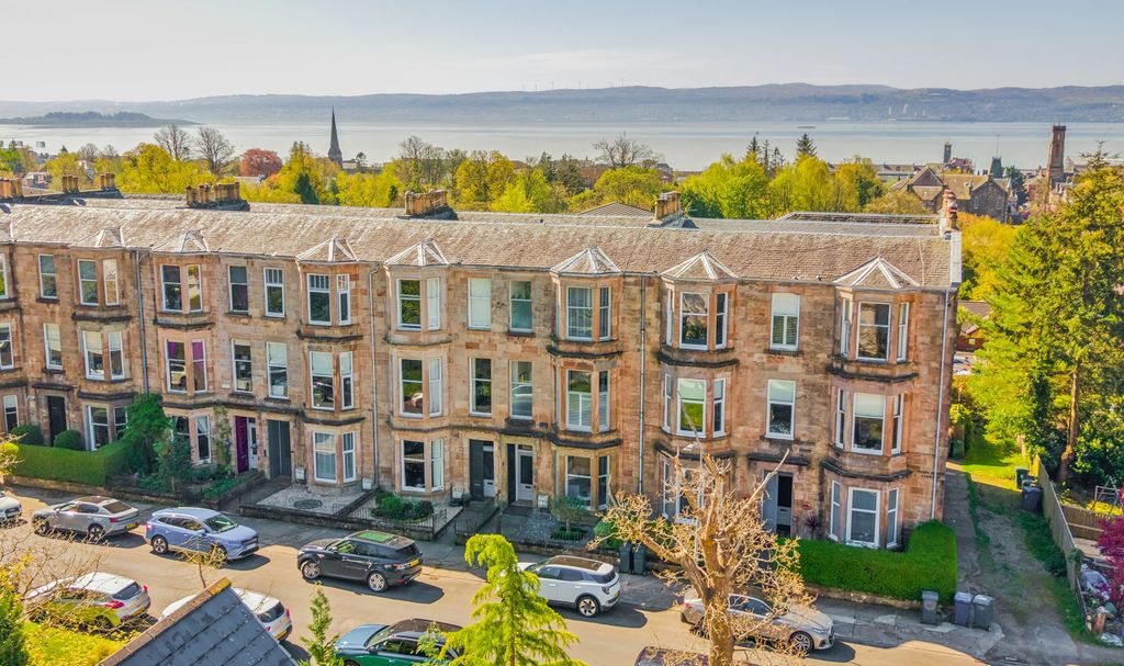 4 bed town house for sale3 Prince Albert Terrace, Helensburgh G84