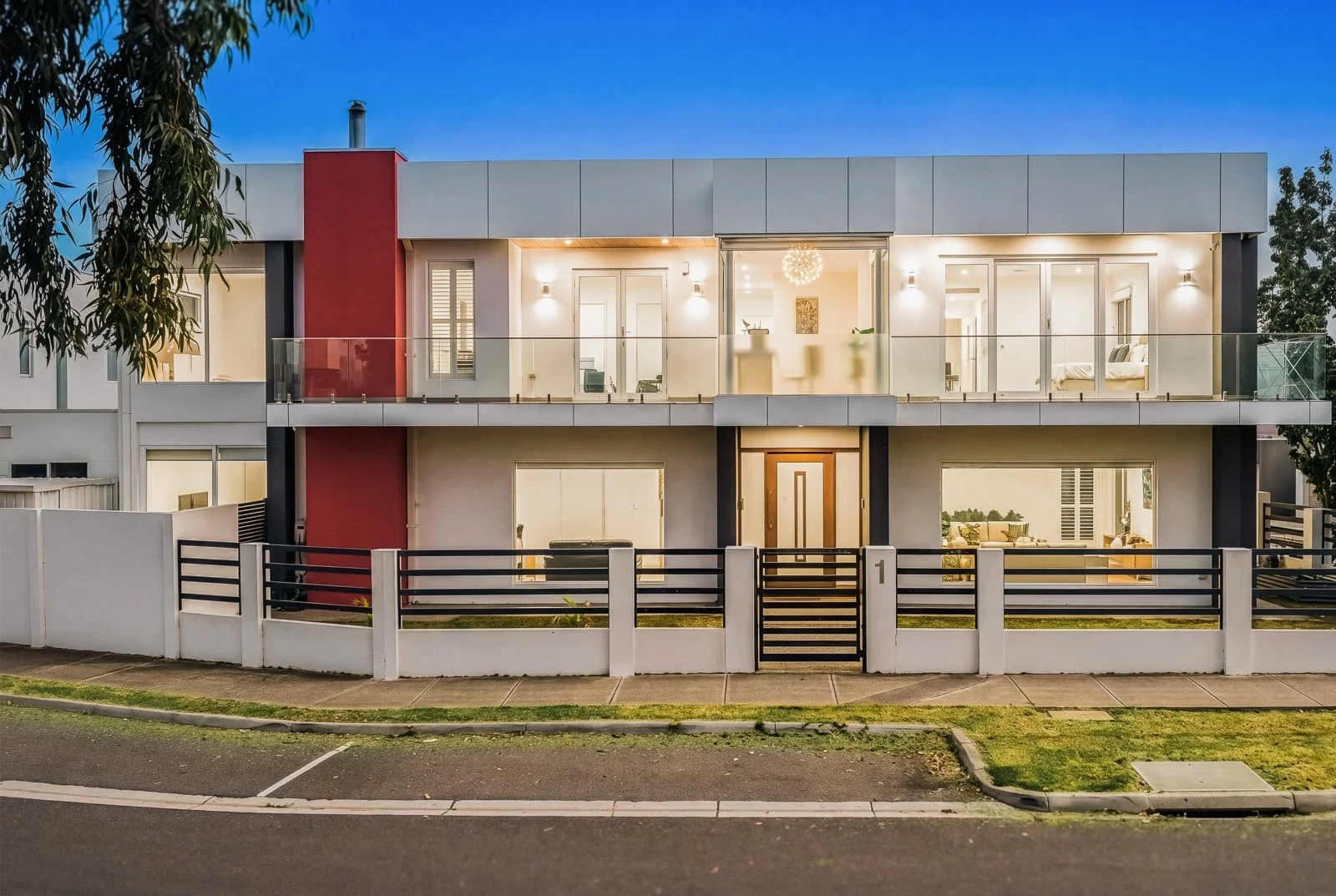 1 Waterview Walk, Caroline Springs VIC 3023