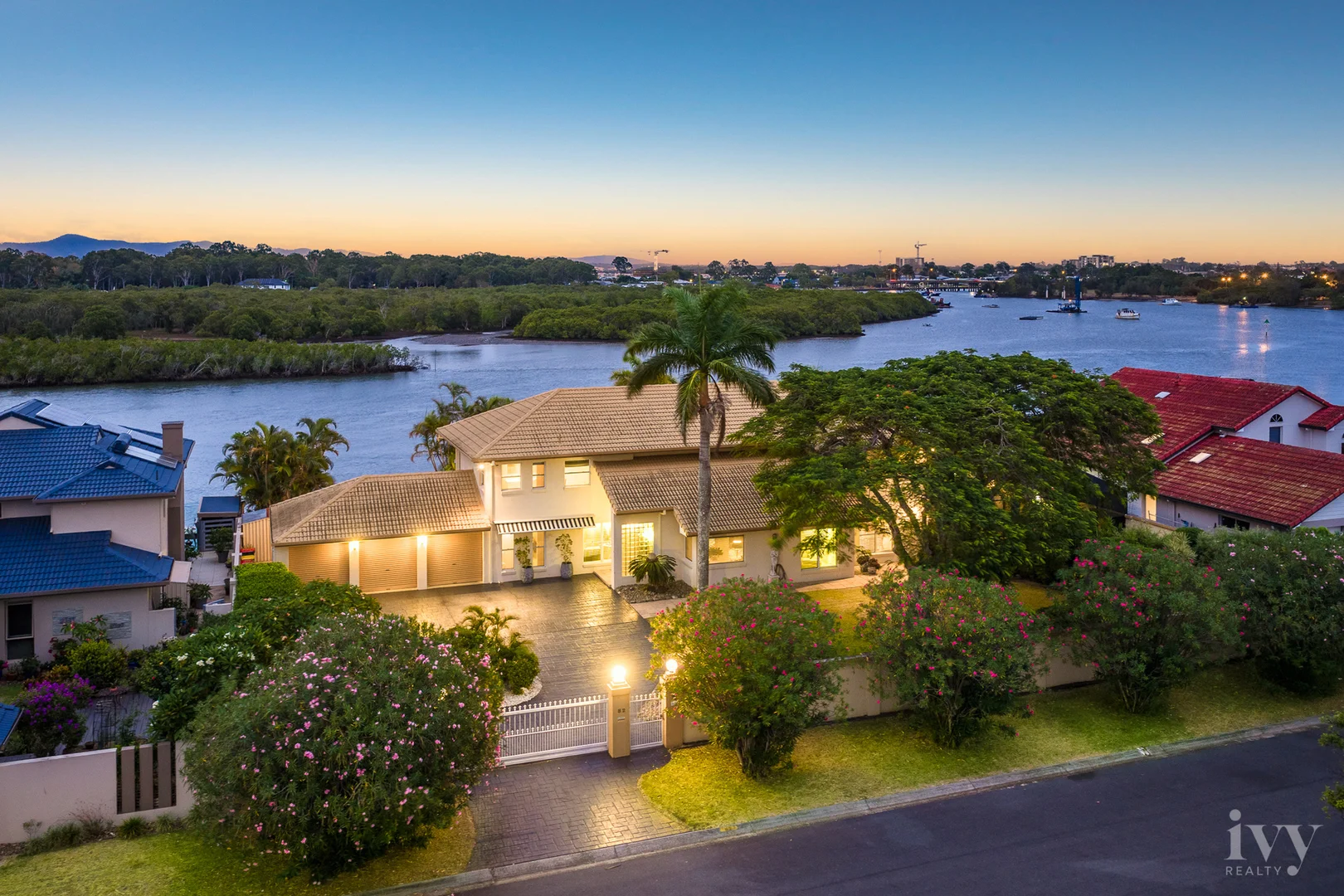 Additional image 3 of 82-84 Tradewinds Avenue, Paradise Point QLD 4216