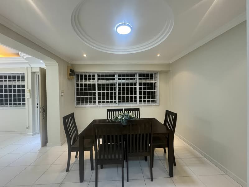 856E Tampines Street 82 photo 2