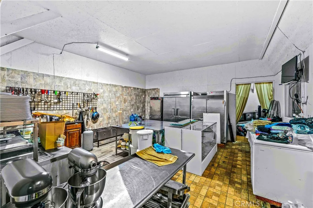 Additional image 21 of 6009 Wilmington Avenue, Los Angeles, CA 90001
