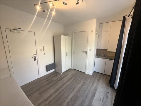 Bayham Street, London NW1, Terraced house to rent