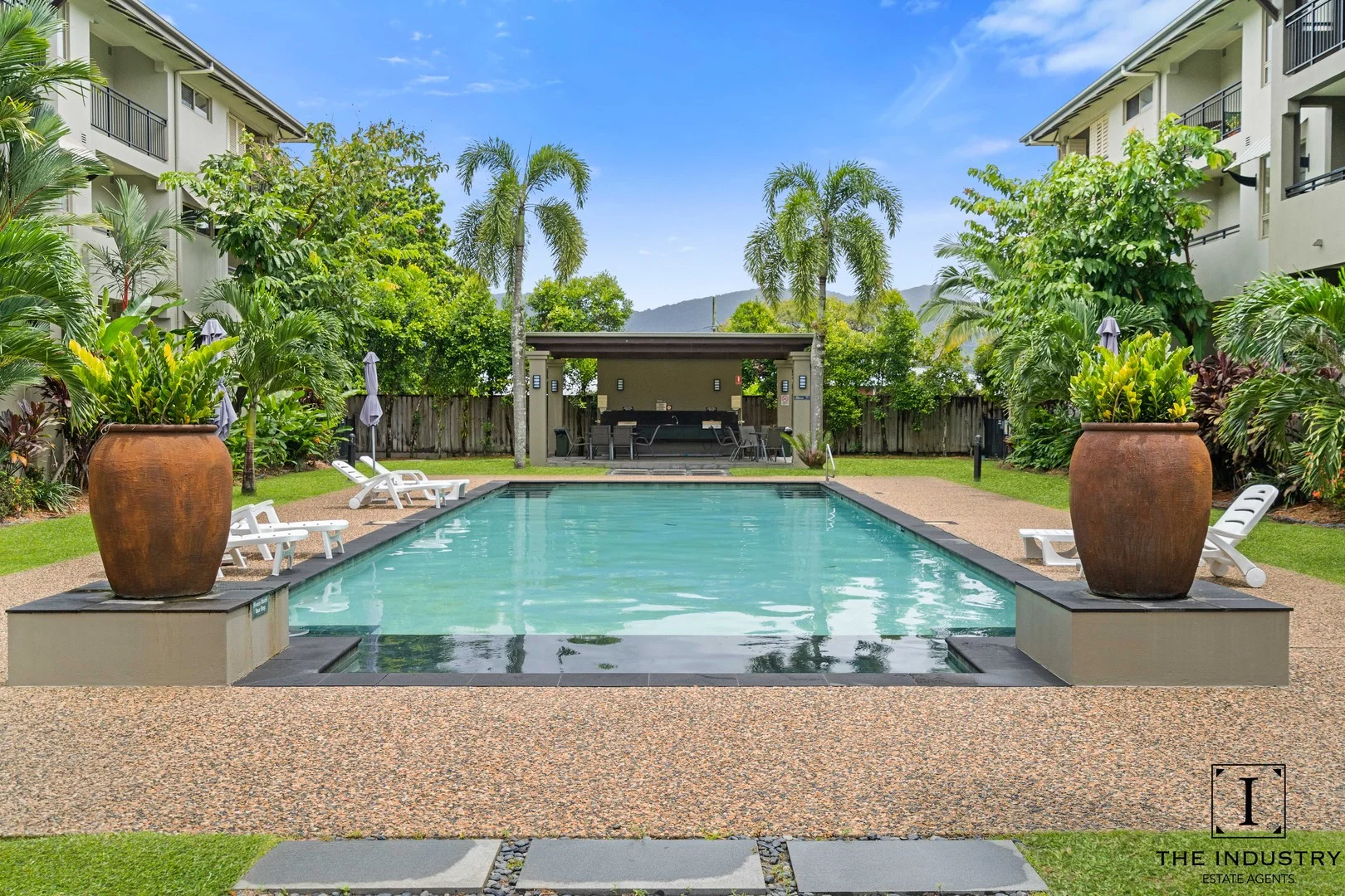 1207/37-41 Mann Street, Westcourt QLD 4870