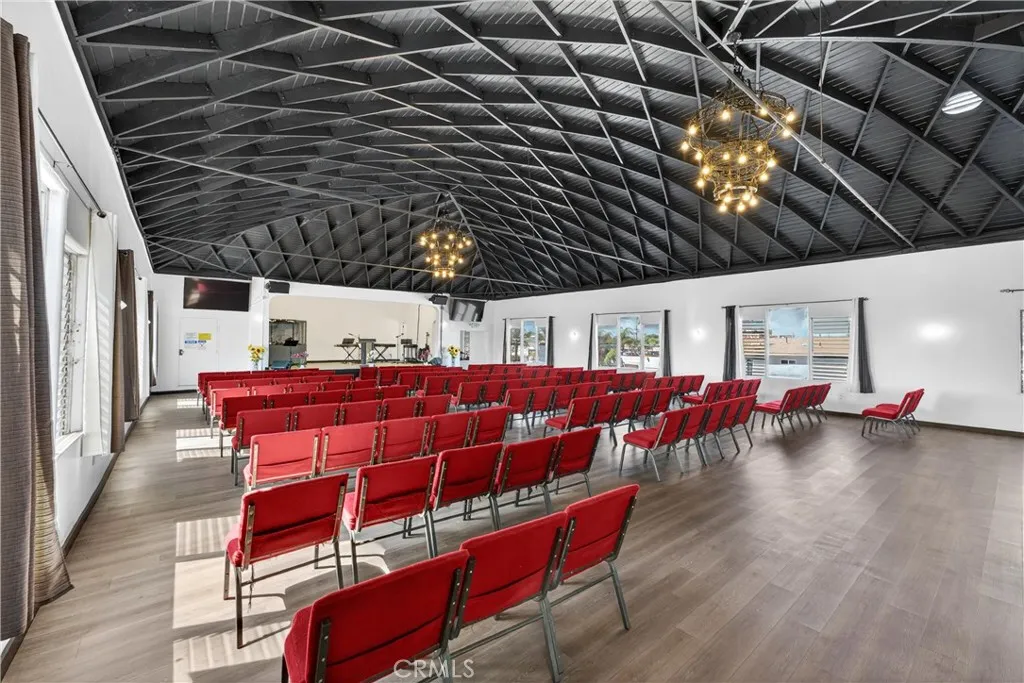 Additional image 16 of 7101 Menlo Ave, Los Angeles, CA 90044