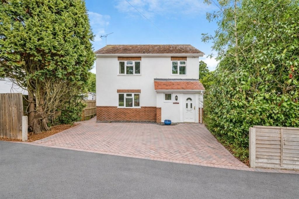 3 bed detached house for saleCowleas Cottages, Romsey SO51