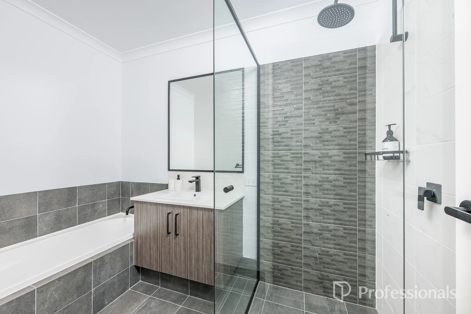 Additional image 11 of 18 Gambier Grove, Eglinton WA 6034