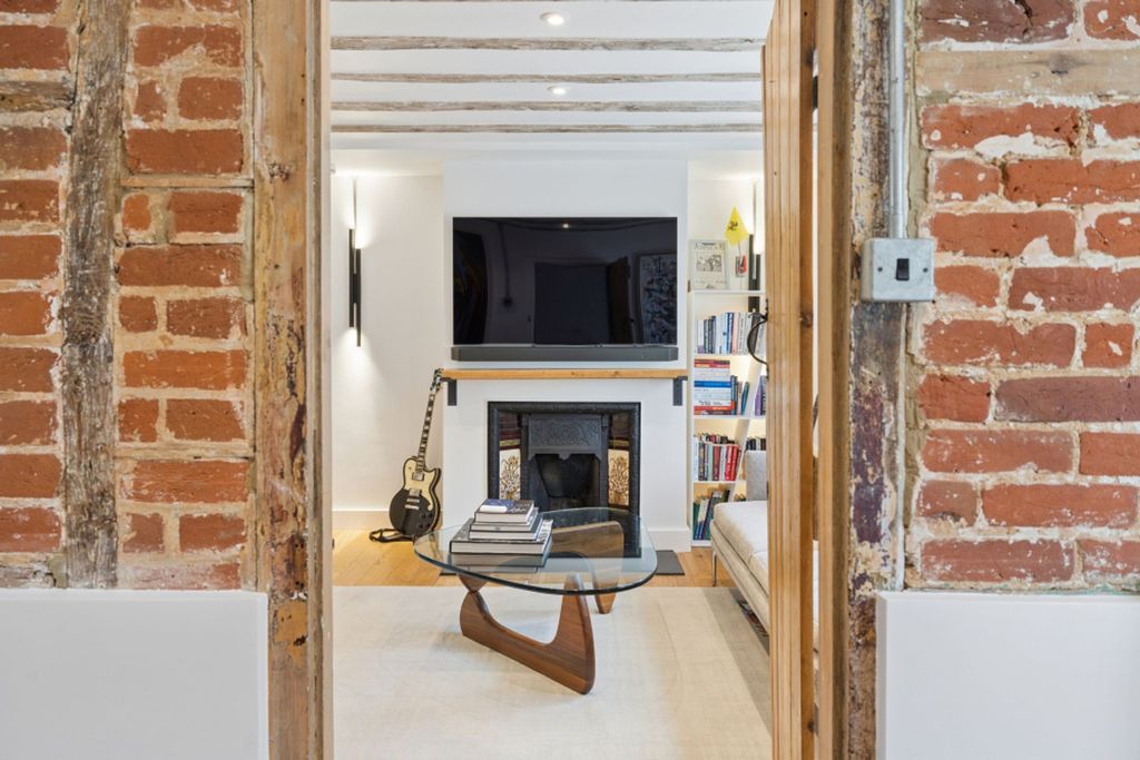 Additional image 4 of 2 bed end terrace house for saleWycombe End, Beaconsfield HP9