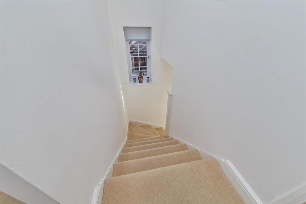 Wilstone Drive, Jersey Farm, St Albans photo 5