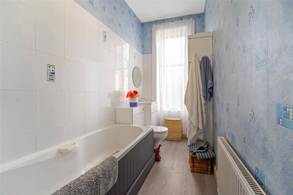 Additional image 10 of 2 bed flat for saleBrisbane Road, Largs, North Ayrshire KA30