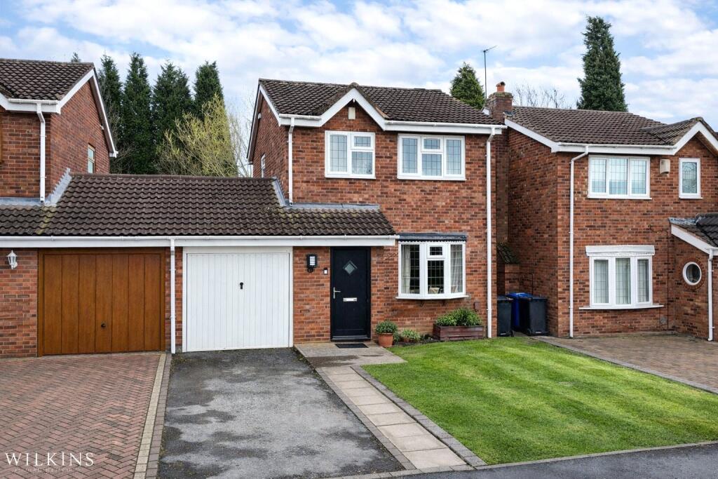 Cottage Farm Road, Two Gates, Tamworth, Staffordshire, B77