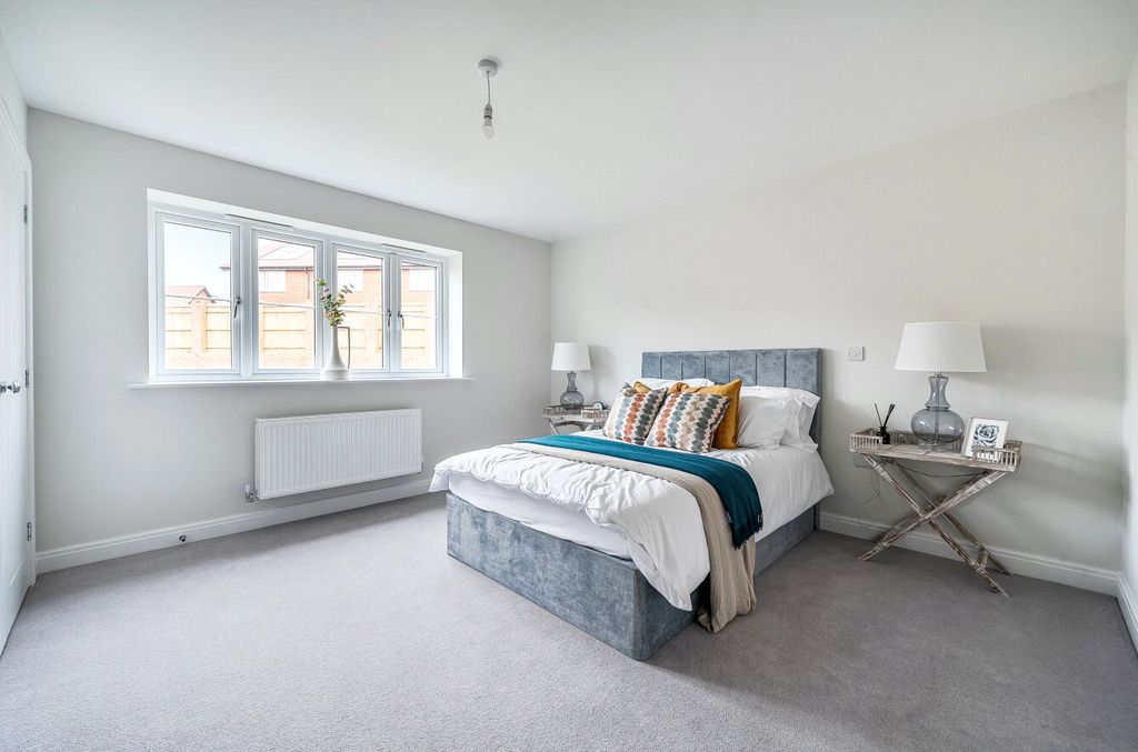 Additional image 12 of 4 bed detached house for saleShepherds Ridge, Mortimer Common, Reading, Berkshire RG7