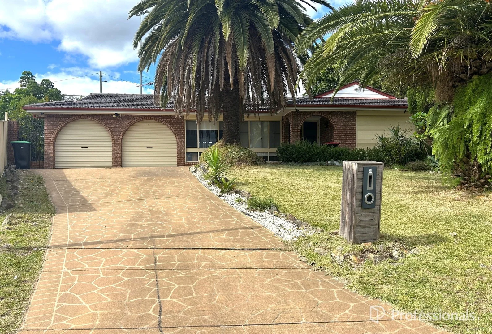 70 Jacaranda Crescent, Casula NSW 2170