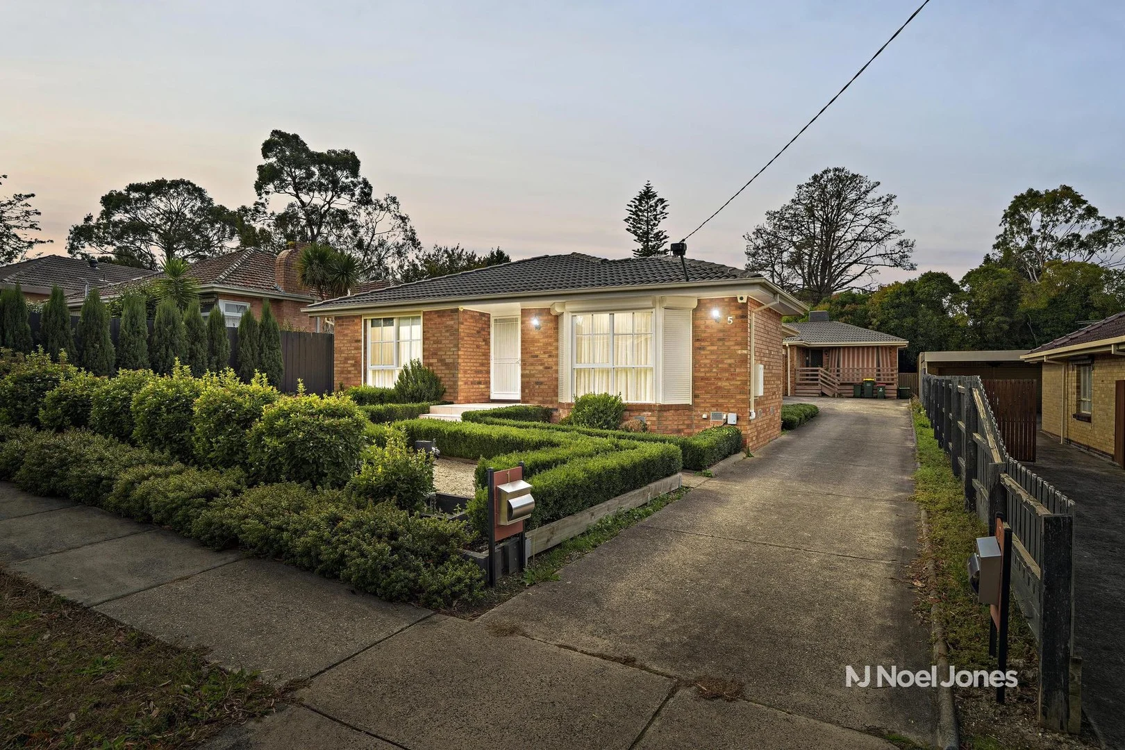 1/5 Lemon Grove, Nunawading VIC 3131