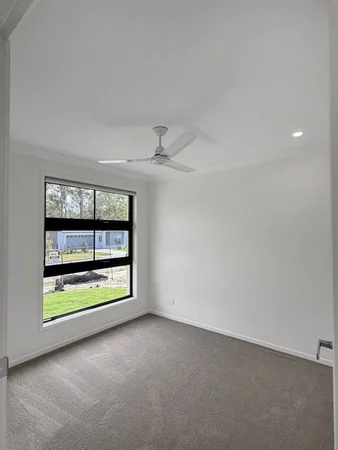 49 Ferris Avenue, Park Ridge QLD 4125 photo 5
