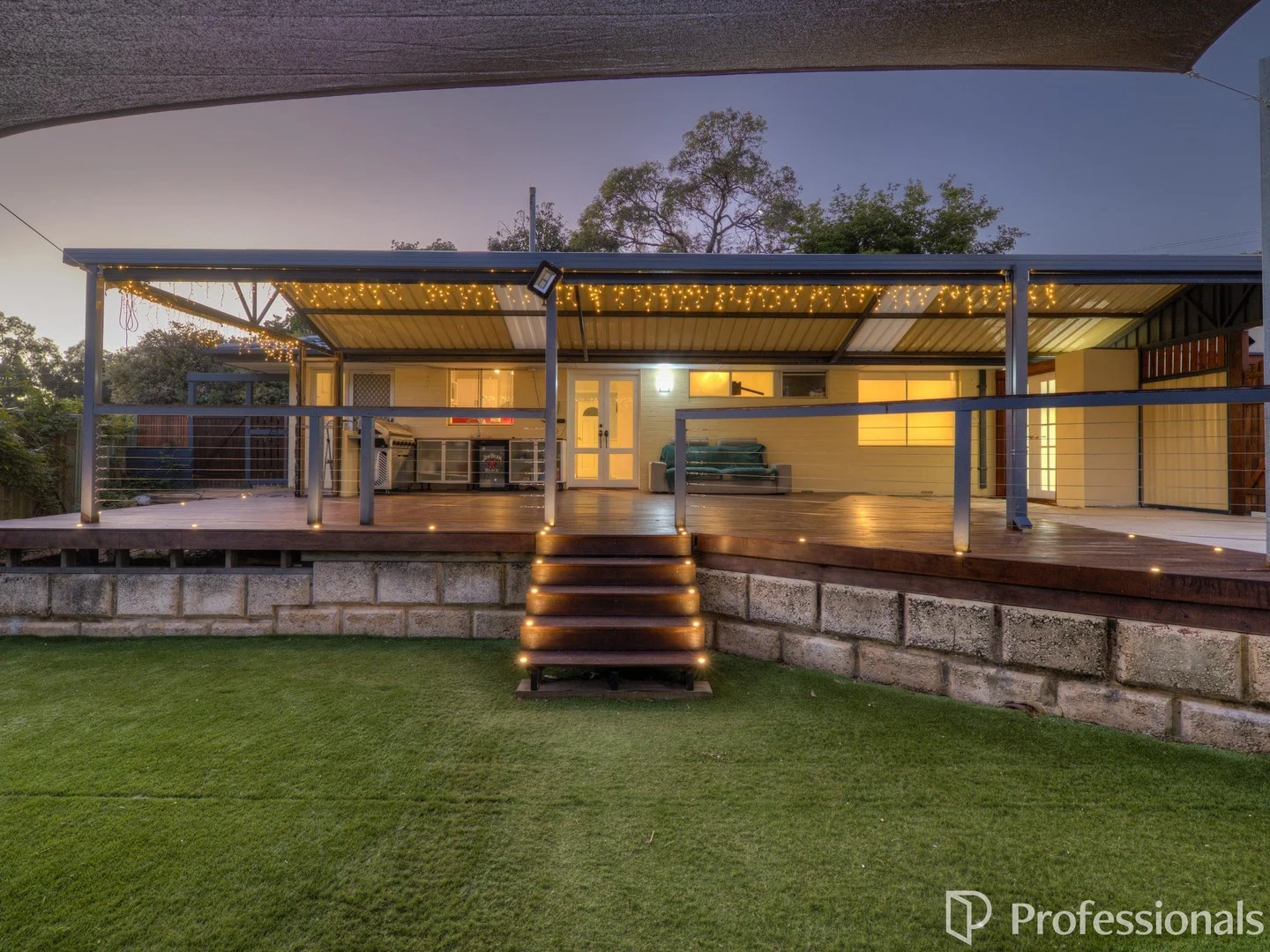 2 Fletcher Road, Lesmurdie WA 6076