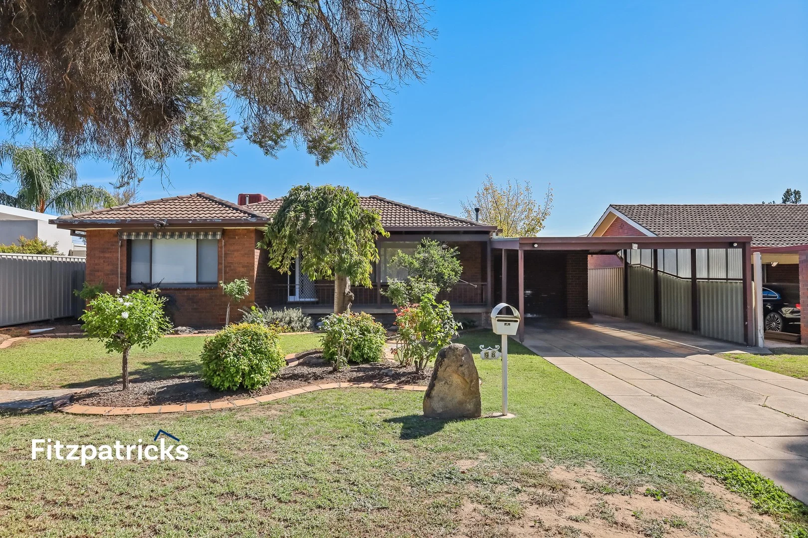 98 Vincent Road, Lake Albert NSW 2650