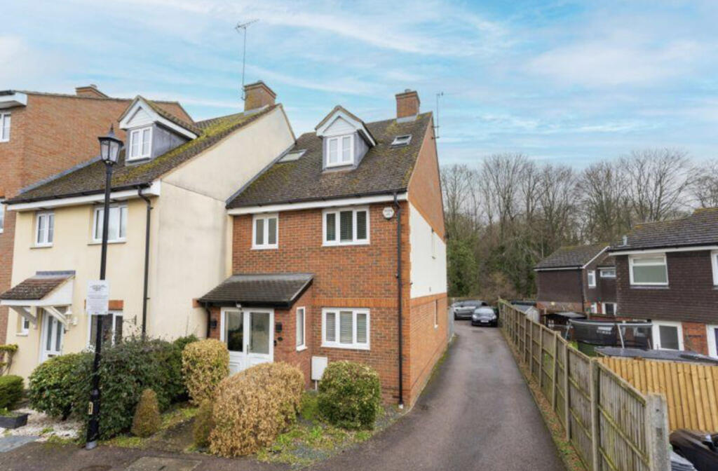 Fullerton Close, Markyate, St Albans
