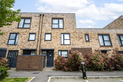 Adit Road Erith DA8