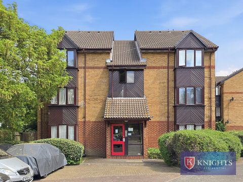 Parr Close, London N9, Studio for sale