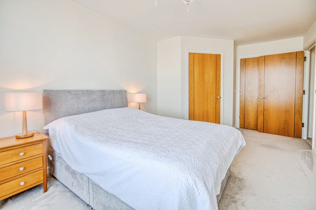 Additional image 11 of 2 bed flat for saleWhite Lion Street, Tenby SA70