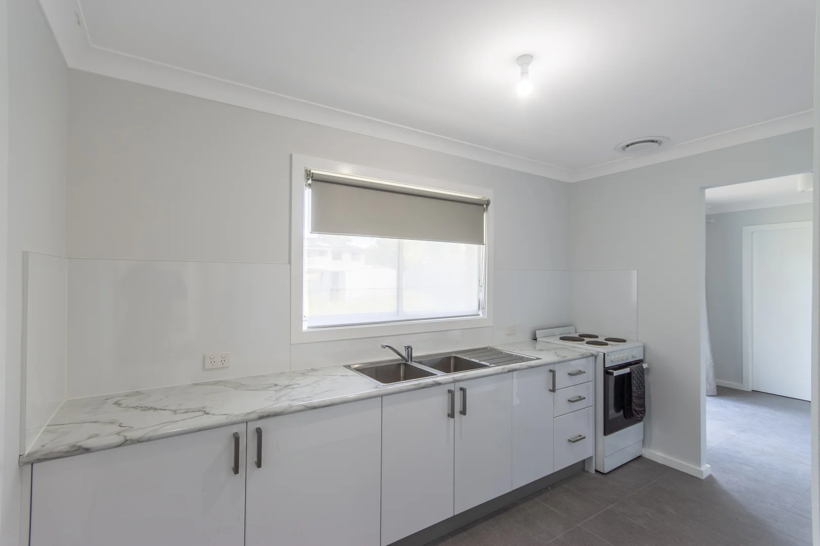 10 Albatross Road, Berkeley Vale NSW 2261 photo 5