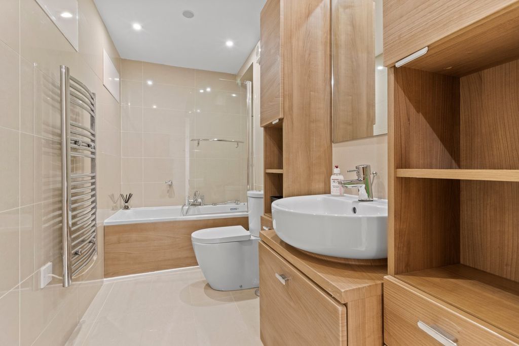 Additional image 17 of 2 bed flat for saleCompton Street, Eastbourne BN21