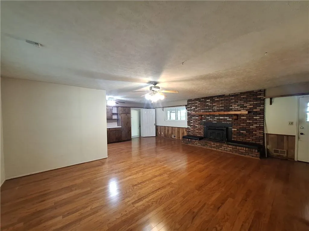 4241 37th Court SW, Lanett, AL 36863