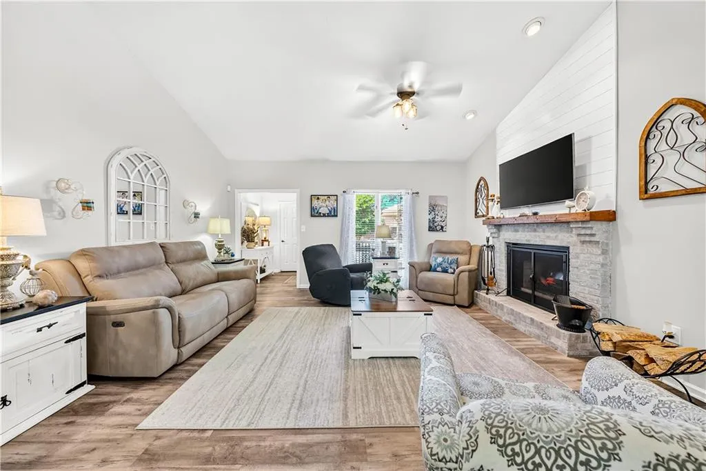 Additional image 7 of 4200 Bridgecrest Drive Unit B-2, Phenix City, AL 36867