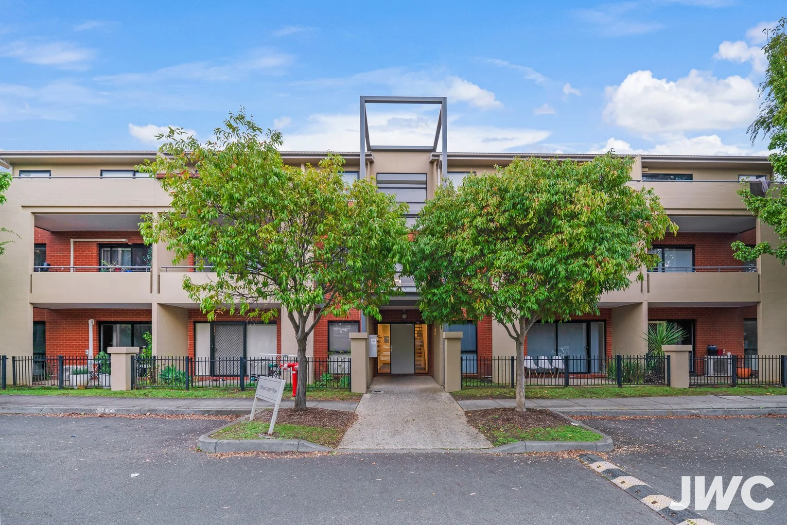 19/1 Monash Green Drive, Clayton VIC 3168