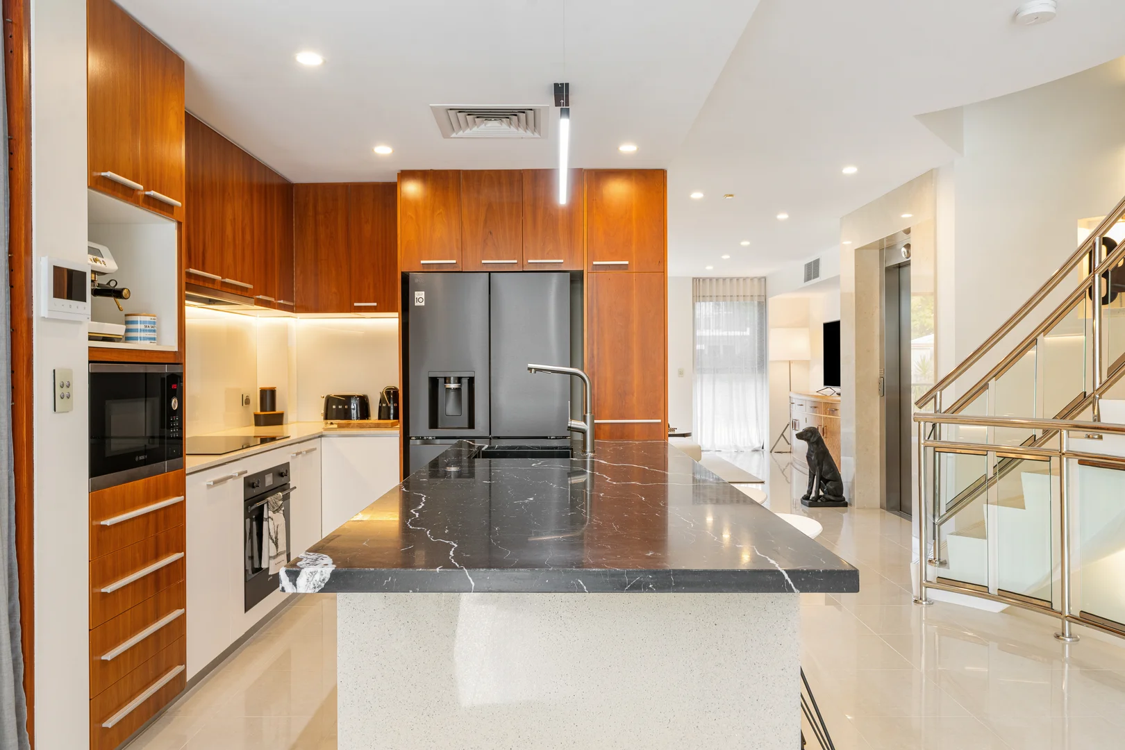 Additional image 3 of 41A Peak Avenue, Main Beach QLD 4217