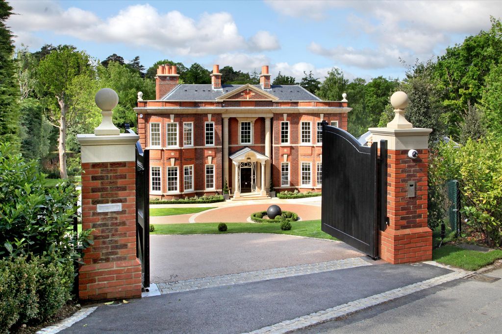 8 bed detached house for saleLinden Road, St George's Hill, Weybridge, Surrey KT13